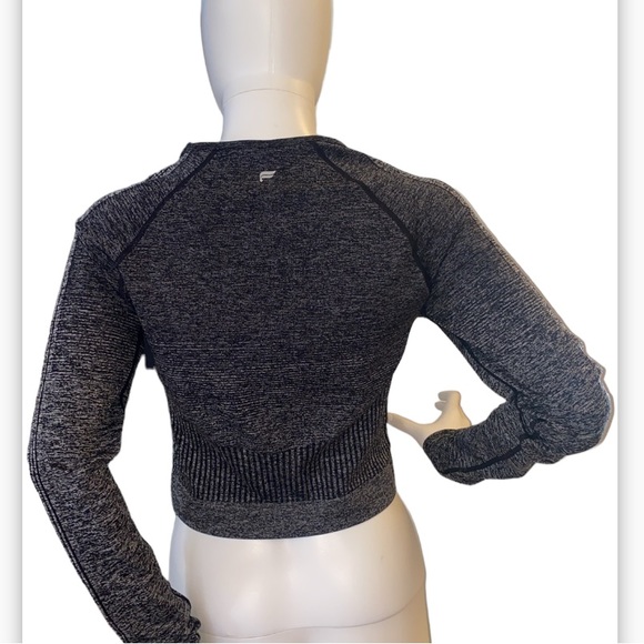 Fabletics Crop Top Stretchy / Med. - Picture 8 of 16